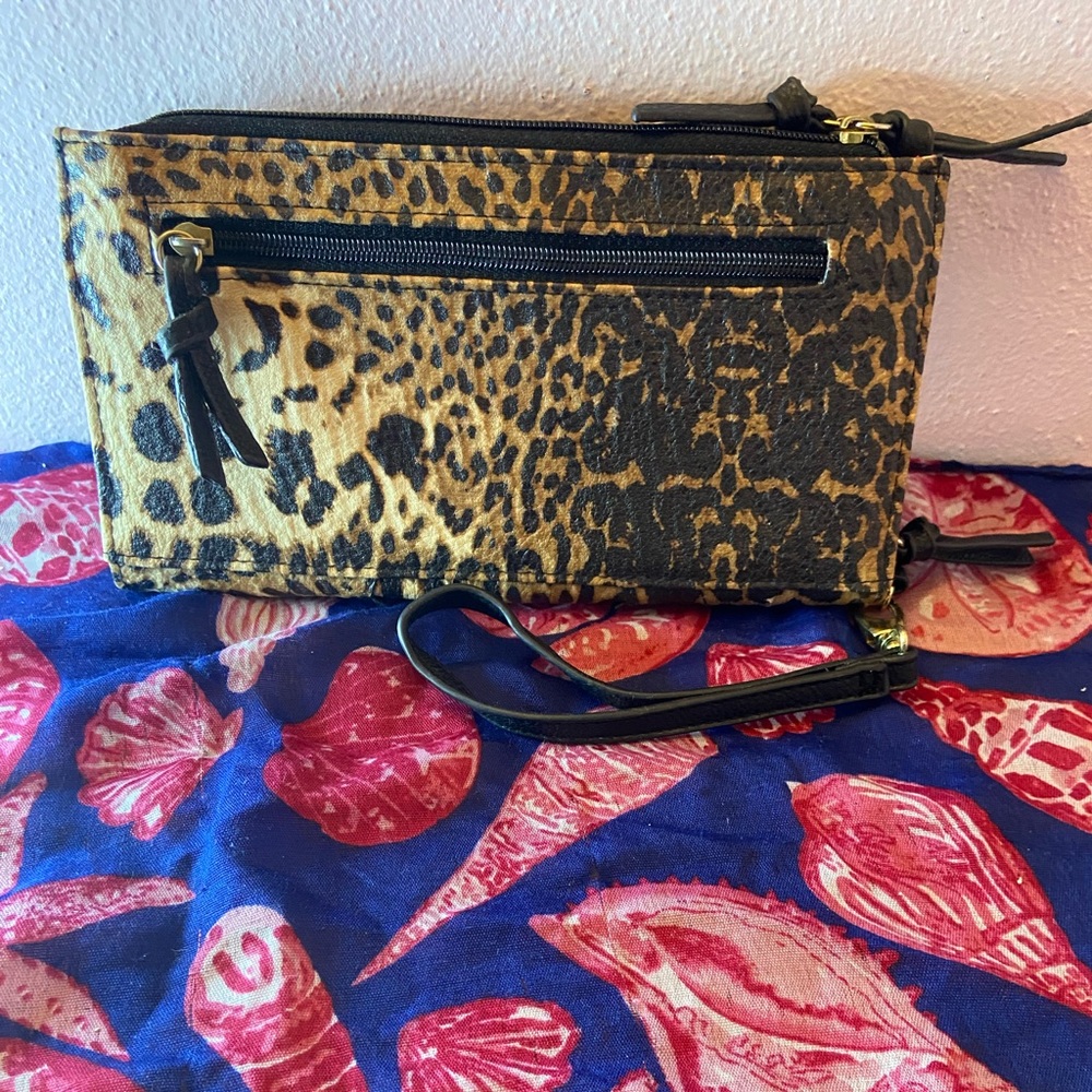 Wristlet purse